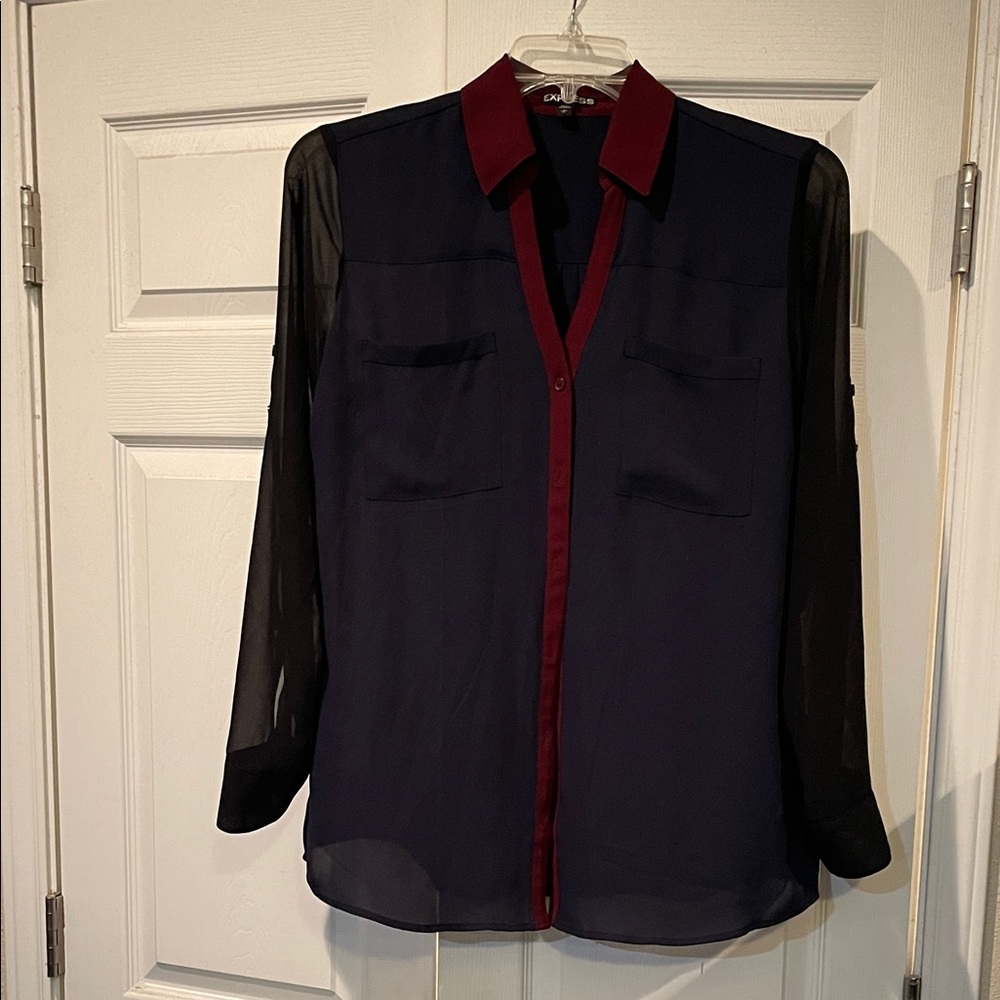 Express, long sheer sleeves, option to use as a 3/4 sleeve top